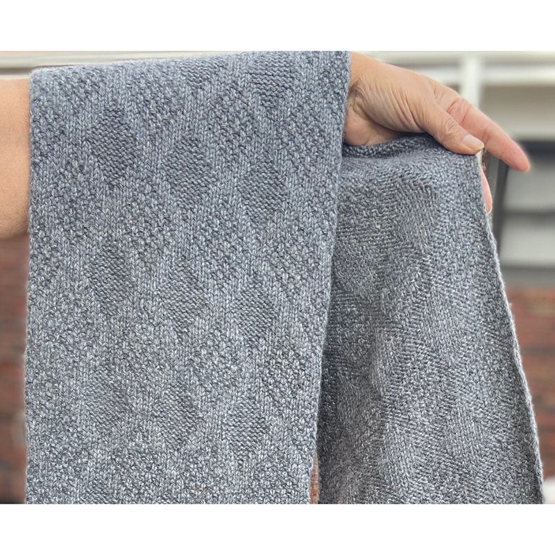 diamond pattern scarf in gray cashmere