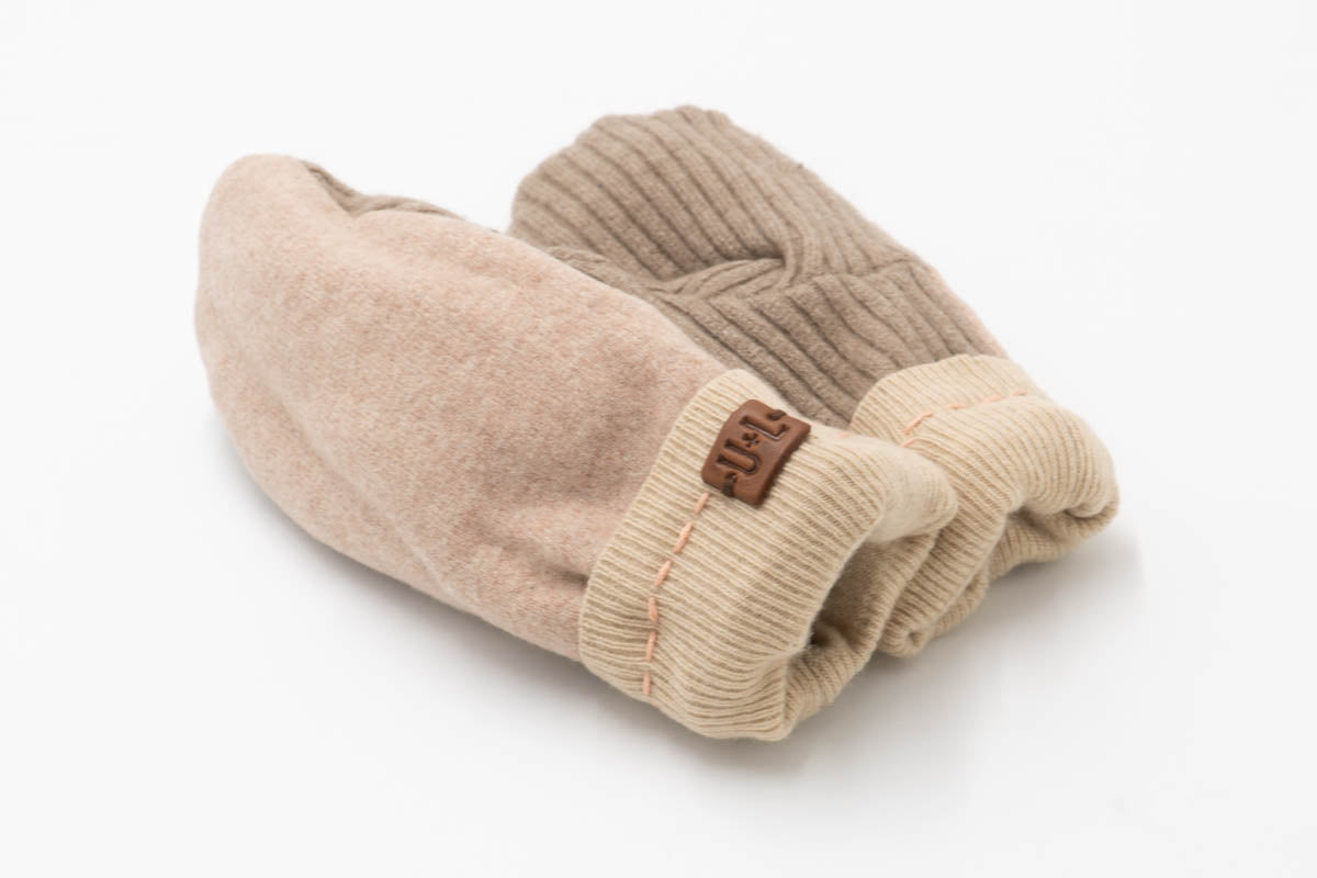 Classic Upcycled Cashmere Mittens m12