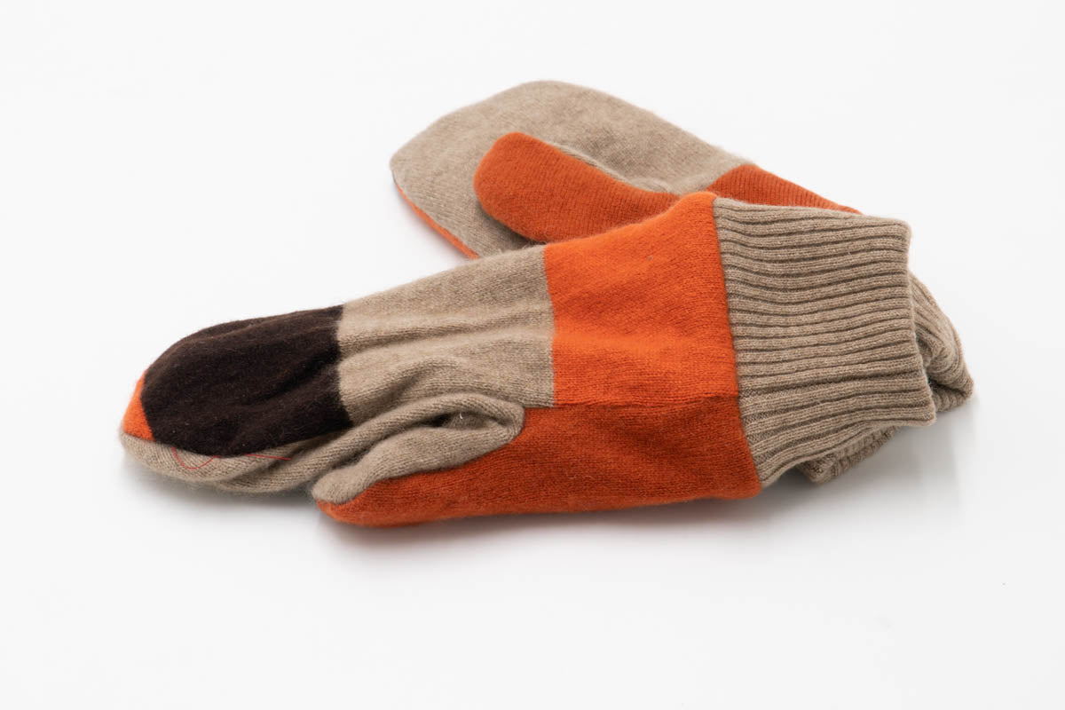 Classic Upcycled Cashmere Mittens m22