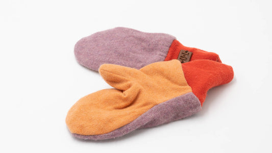 Classic Upcycled Cashmere Mittens m3