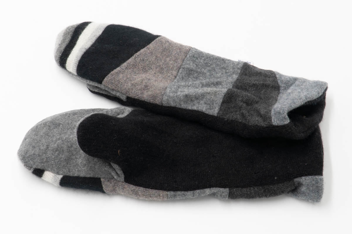 Long Upcycled Cashmere Mittens m48l