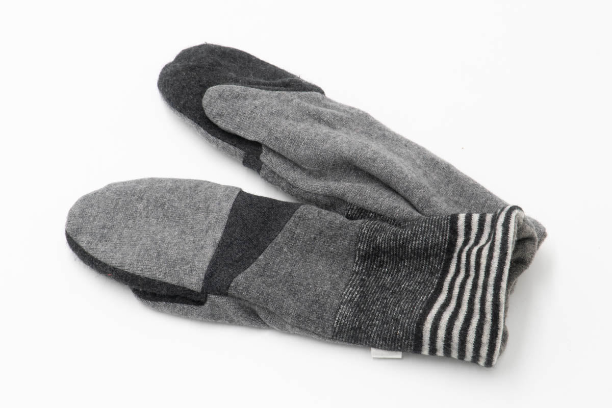 Long Upcycled Cashmere Mittens m50l