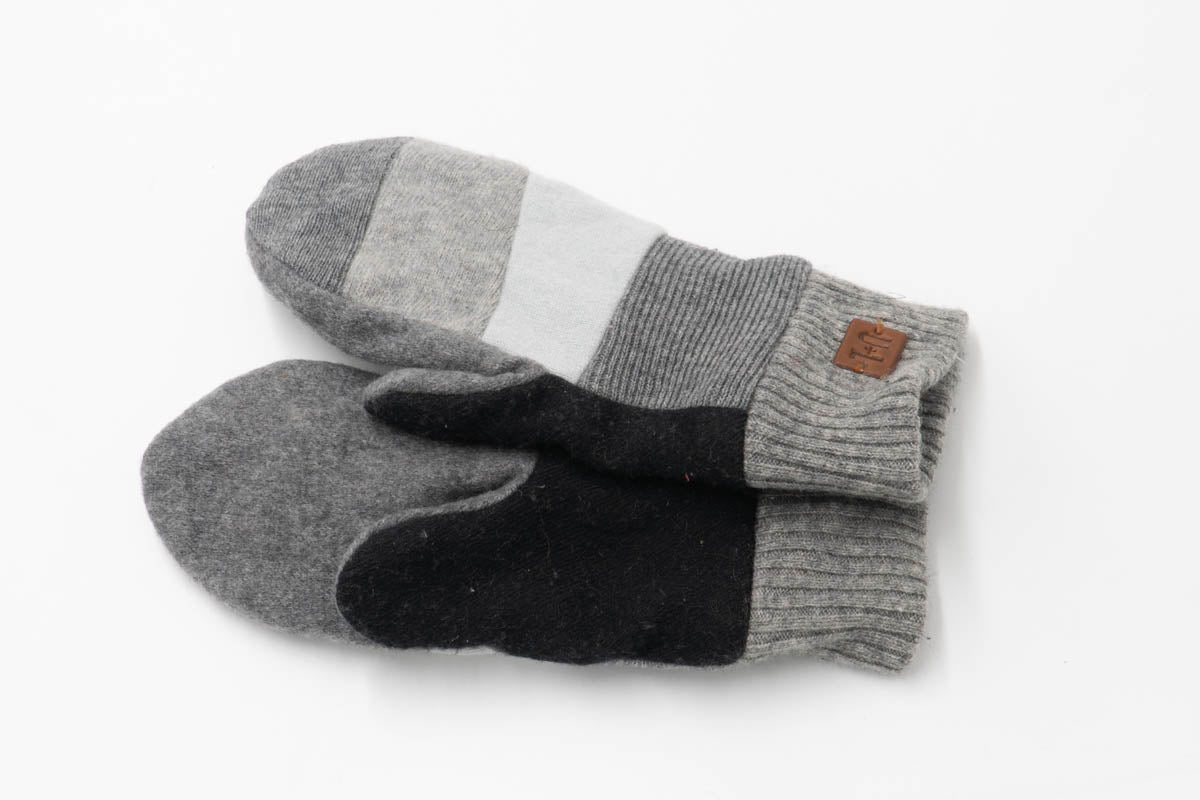 Classic Upcycled Cashmere Mittens m62